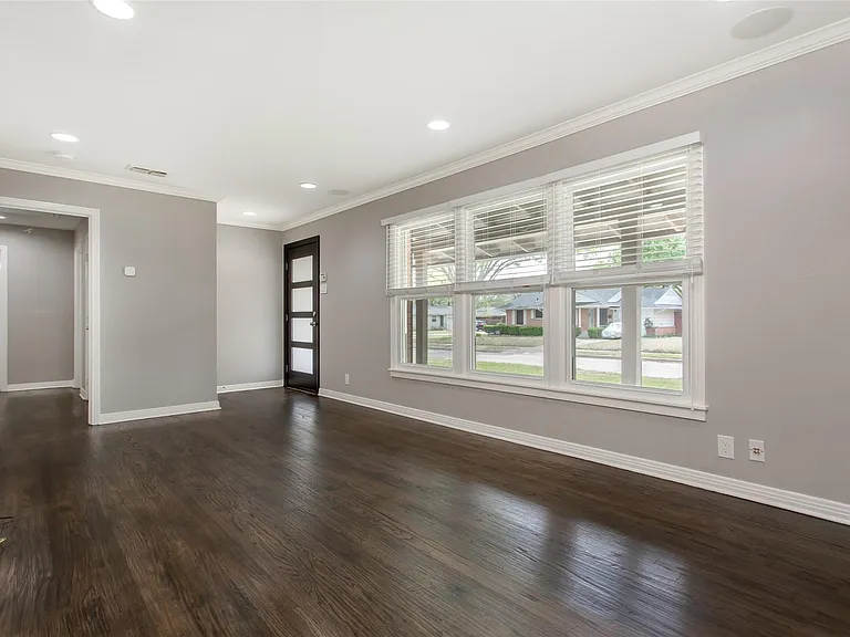 570 Bondstone Dr — Photo 4