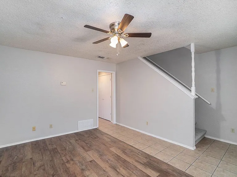 3301 Aurora St #B — Photo 3