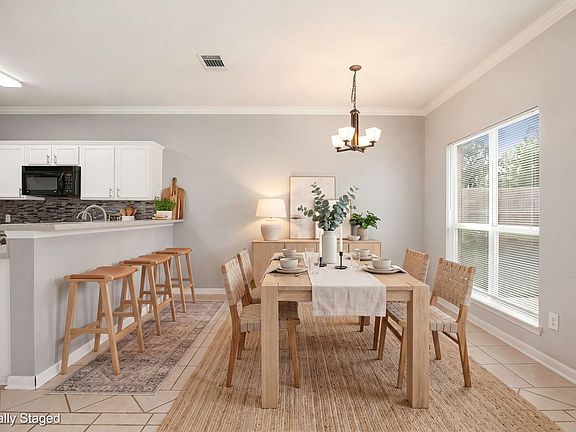 5th image of 8909 Mountain Shadows Cv APT B