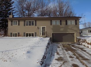 518 Rona Ct, Fairmont, MN 56031