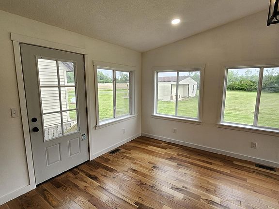 3rd image of 10613 Township Road 107