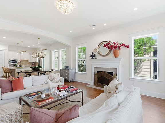5th image of 2511 Gatewood St