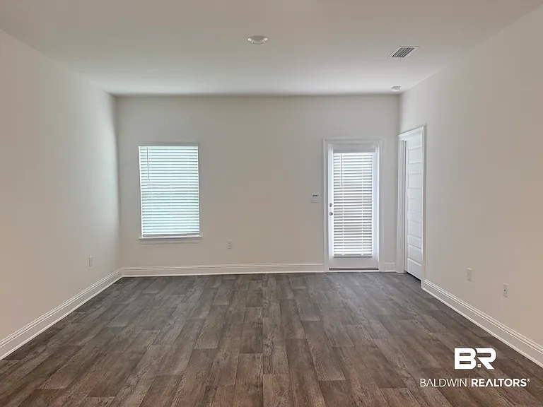 13824 Shea Cir — Photo 8