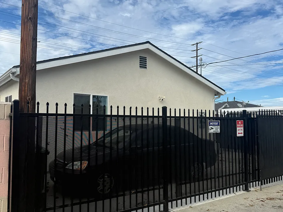 908 W F St