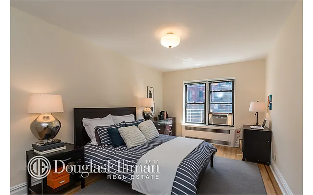 Sold by Douglas Elliman | media 22