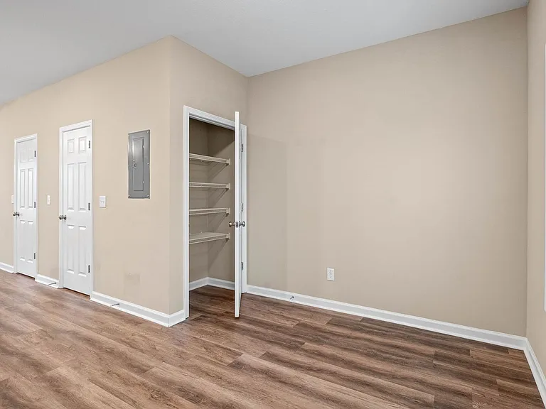 Durrett Dr - 55 (x17) — Photo 11