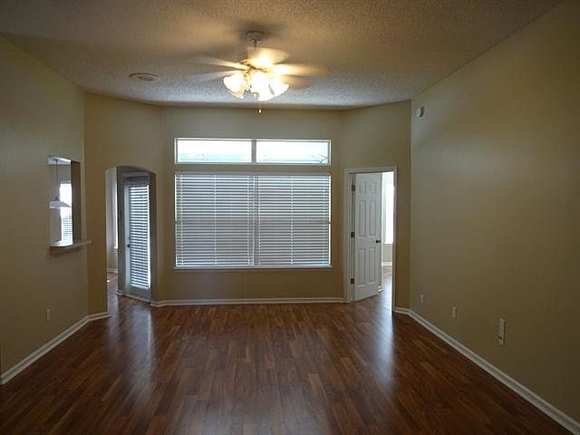1st image of 229 Southlake Dr
