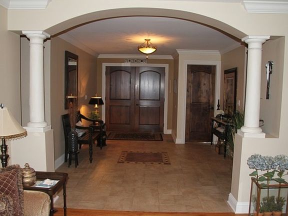 3rd image of 2291 Longacres Ln