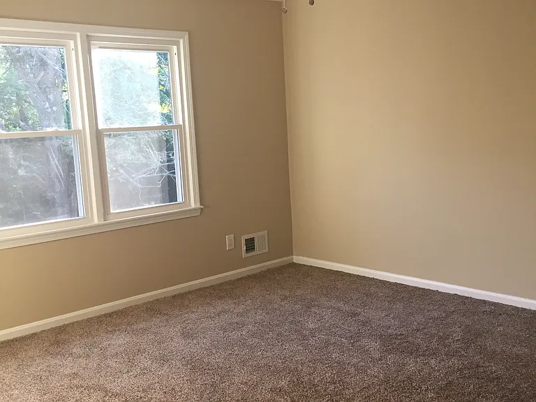 1000 Harmony Landing Rd — Photo 17