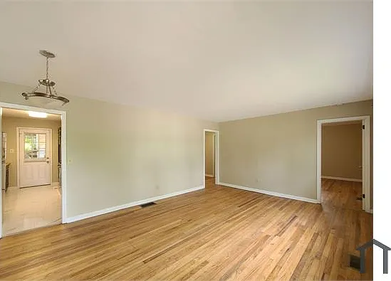 3225 Forrest Hills Dr — Photo 4