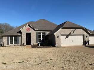 10 White Birch Dr, Jackson, TN 38305