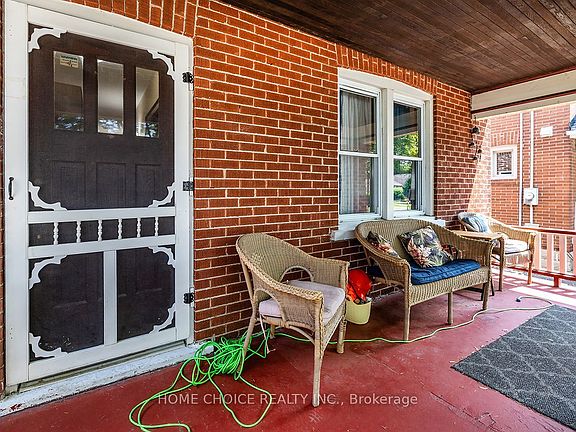 4th image of 39 Burk St