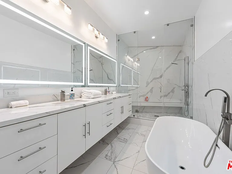 6181 Temple Hill Dr — Photo 27