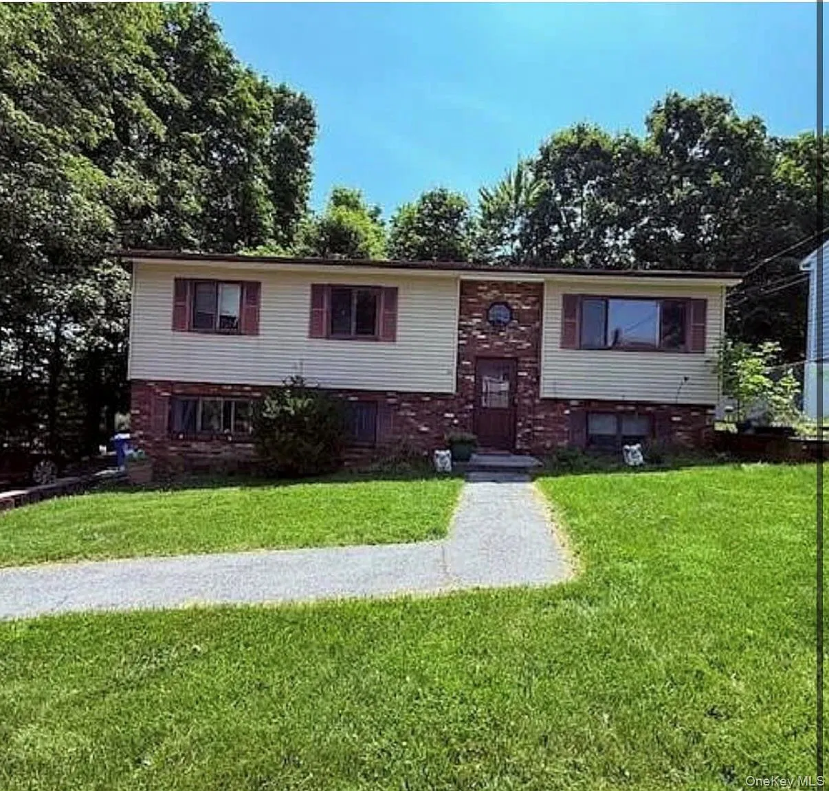 2 bed, 1.0 bath, 2447 sqft, $2,300 — Photo 1