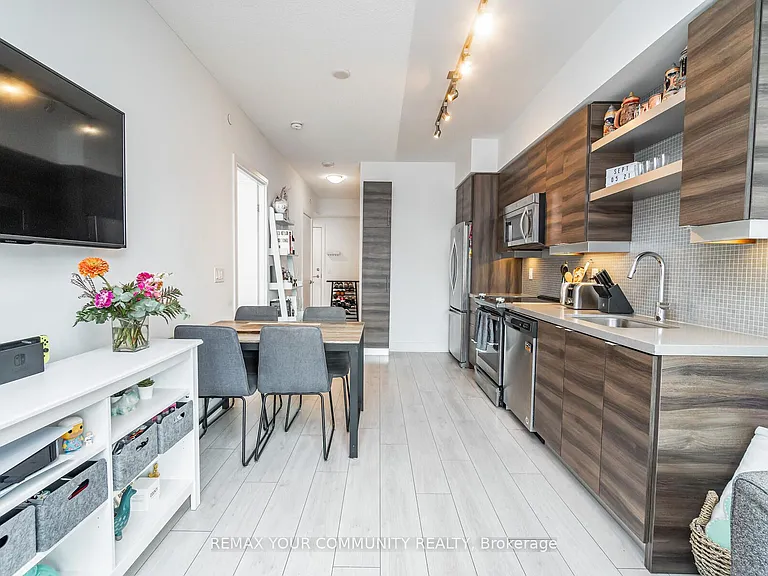 525 Adelaide St W #1518 — Photo 11