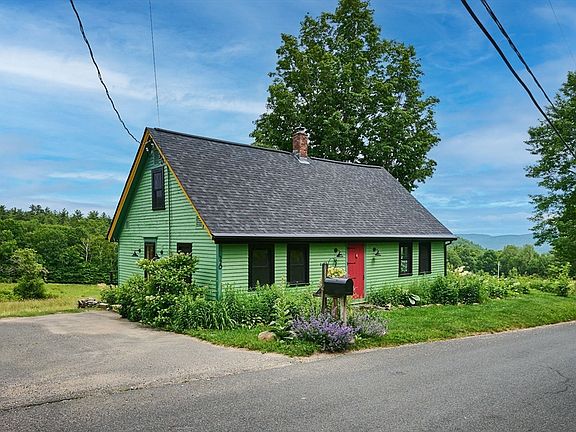 3rd image of 520 Legate Hill Rd