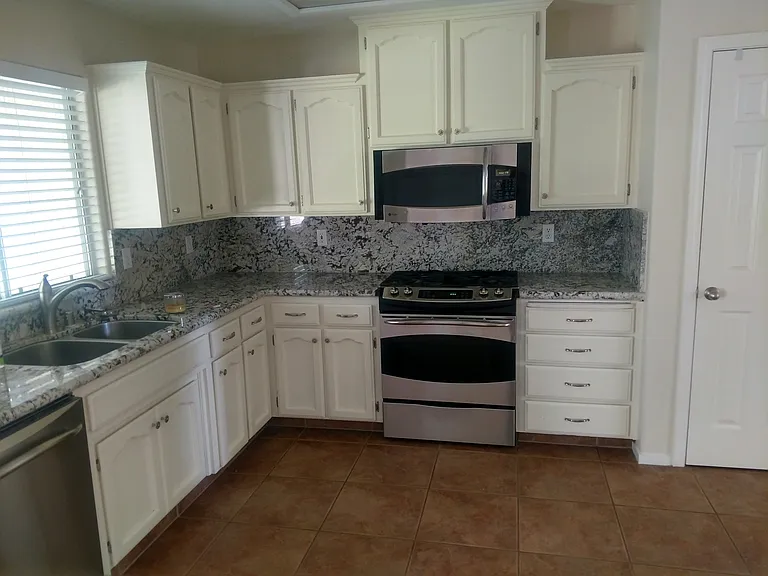1584 Fallbrook Ave — Photo 5