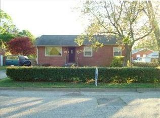 202 Woodbury Forest Dr, Hampton, VA 23666