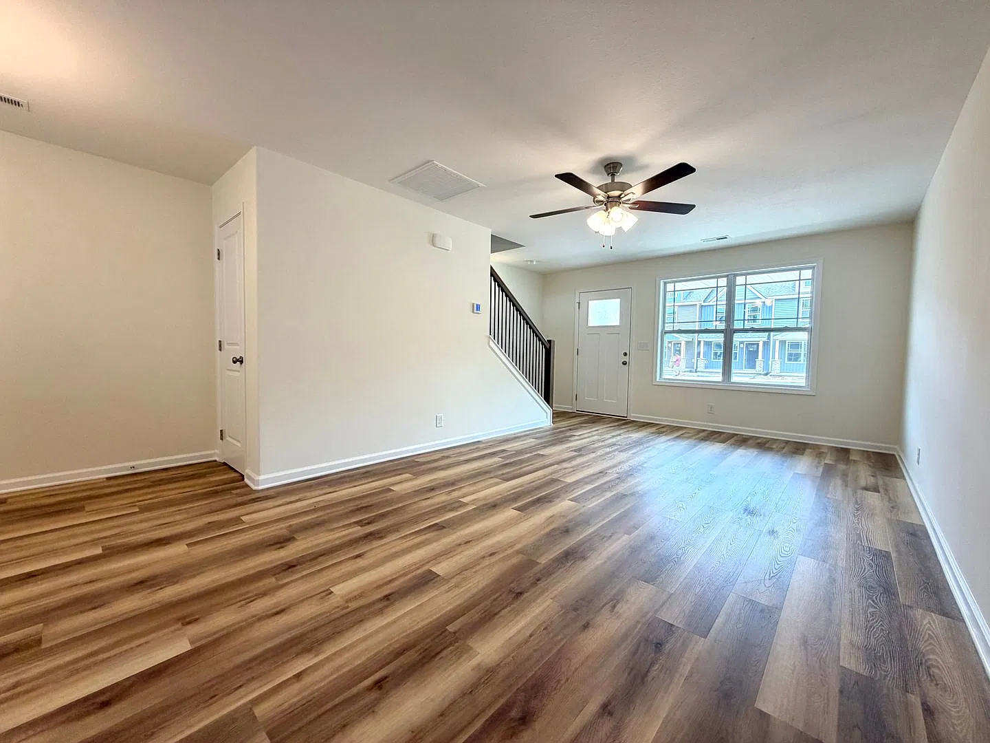 Serene Townhomes - 906 Peaceful Place — Photo 4