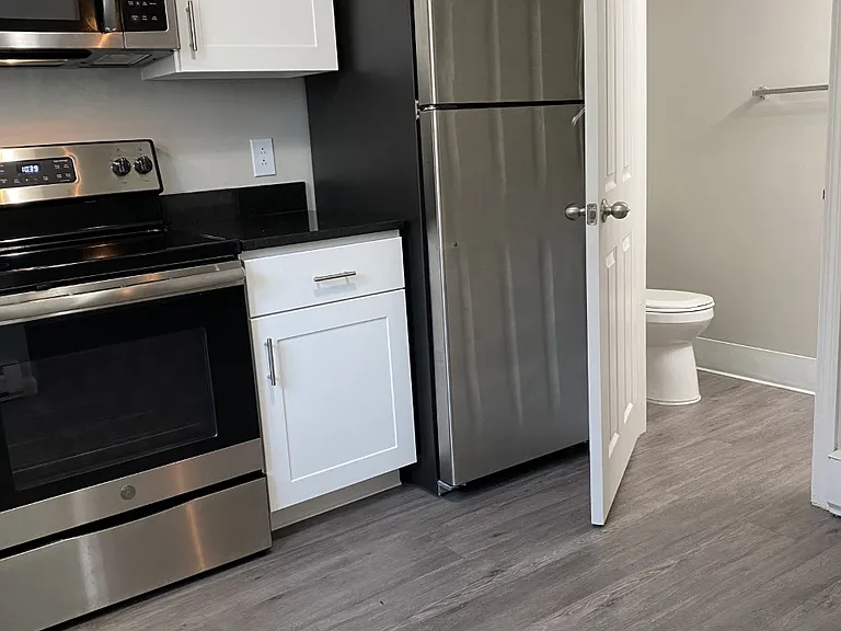 Yarmouth Pointe Apartment Homes — Photo 91