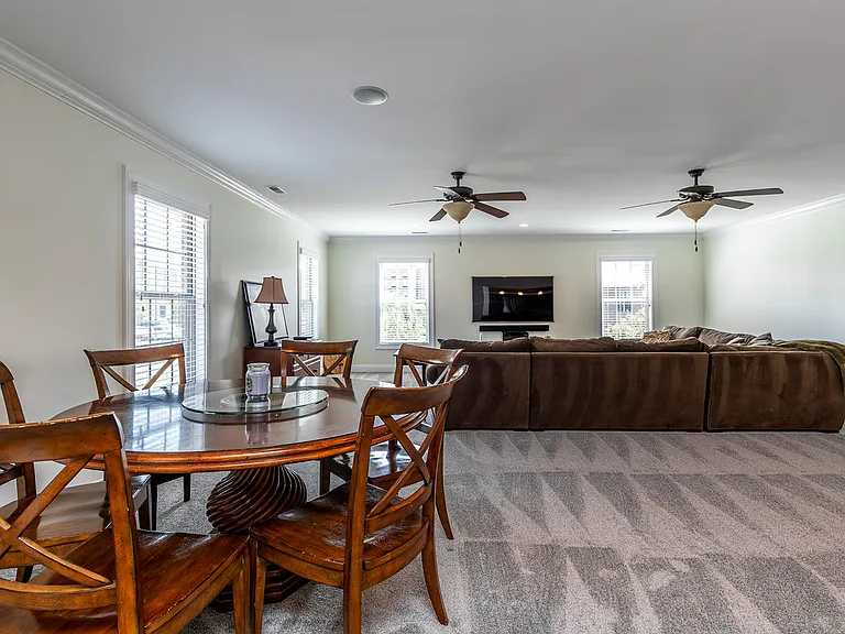 3336 Beacon St — Photo 17