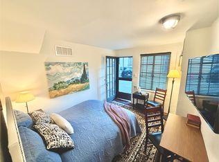 2421 Cheremoya Ave, Los Angeles, CA 90068