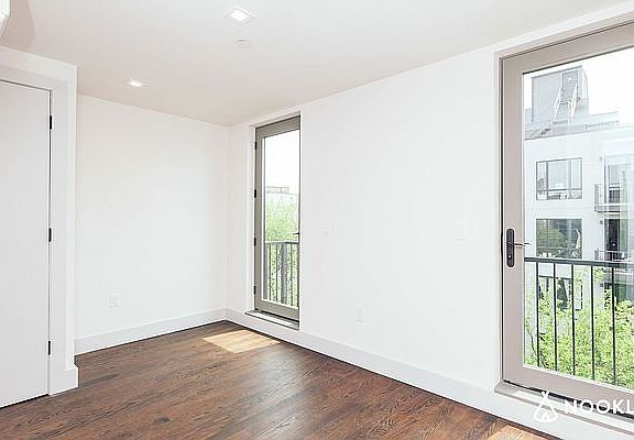 3rd image of 298 Ellery St #6