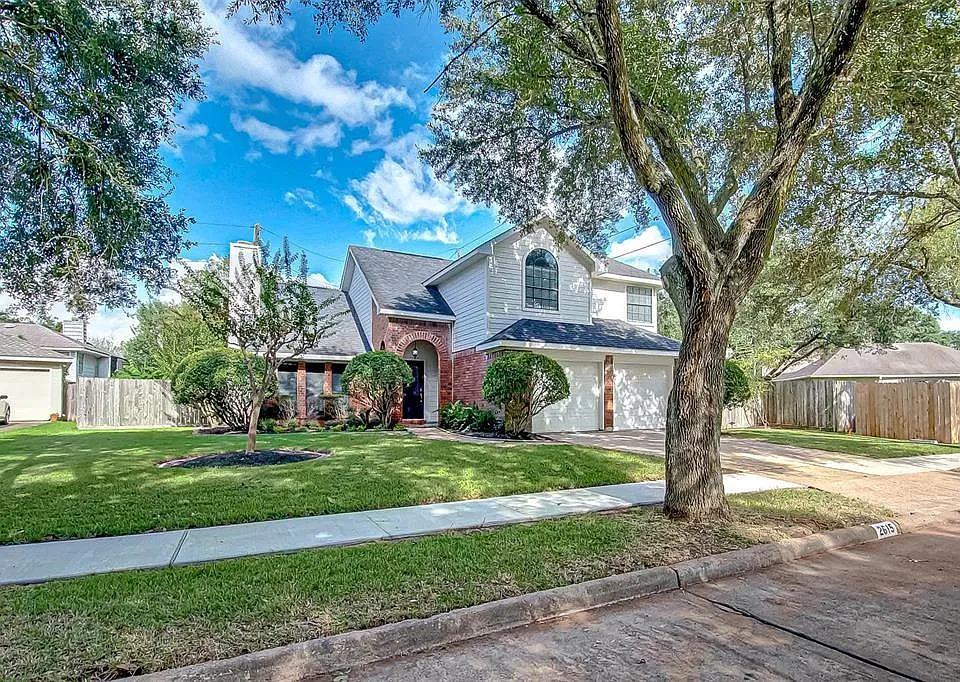 2615 Woodstream Blvd