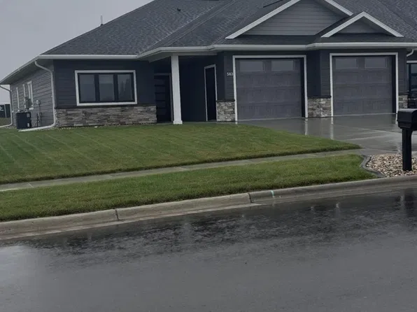 583 Kaylee Ct, Watertown, SD 57201
