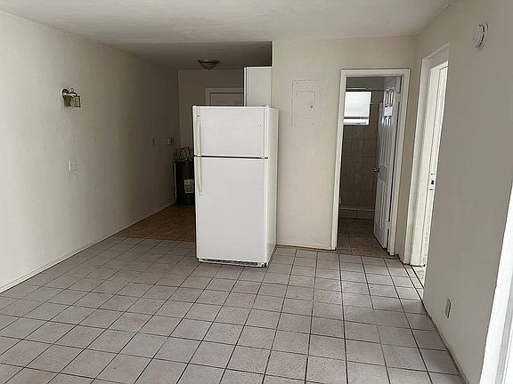 3rd image of 1721 NW 8th Pl