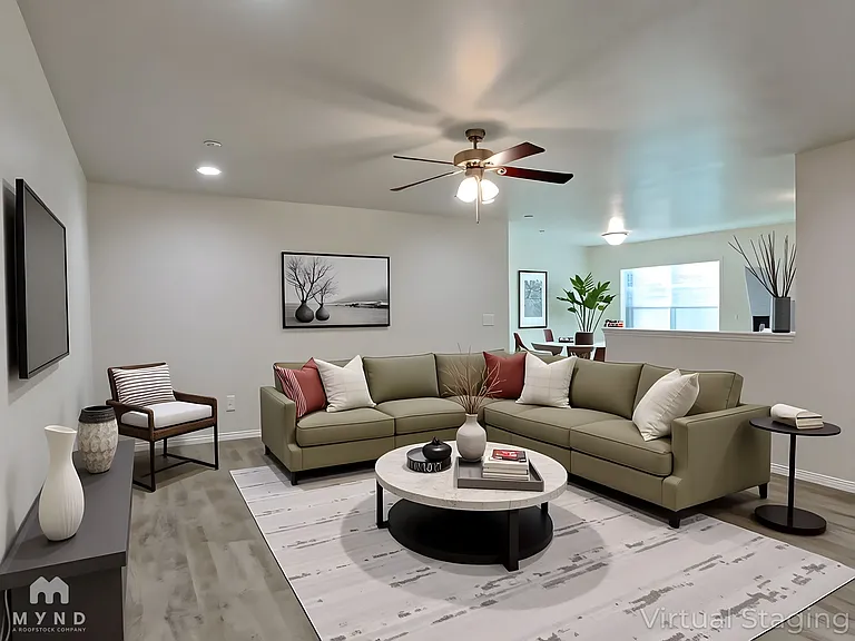 2923 Russell Rd — Photo 2