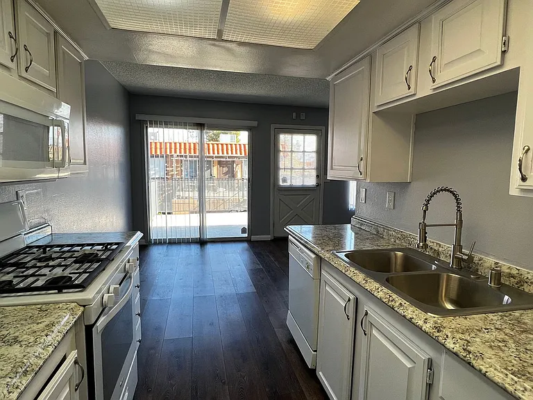 6630 Bubbling Brook Dr #D — Photo 14