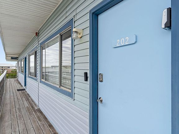4th image of 364 Bluefish Dr APT 202