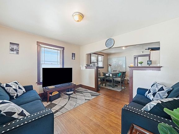 4th image of 3109 Central Dr