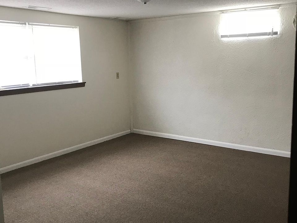 2nd image of 1713 Garden Dr