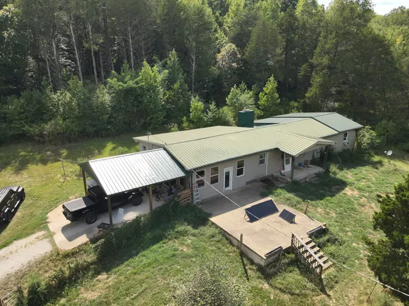 3733 Lick Creek Rd, Linden, TN 37096