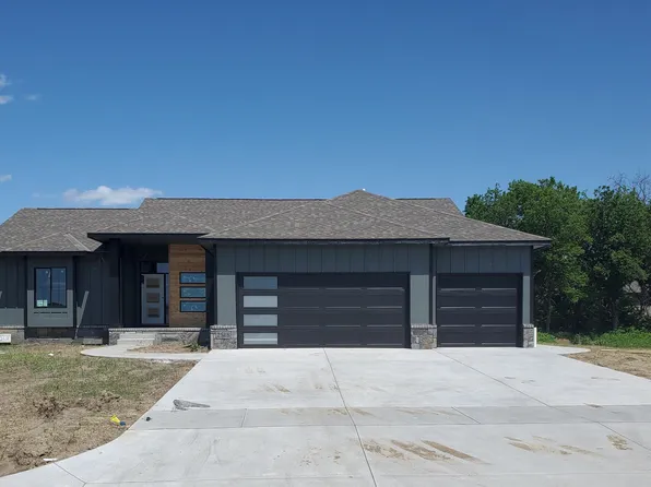 2518 N Emerald Ct, Andover, KS 67002