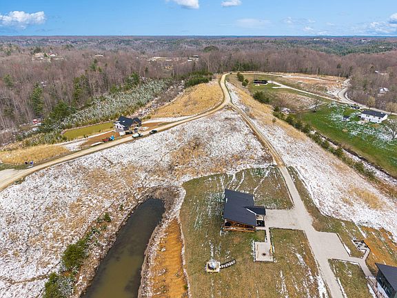 3rd image of 107 Shawnee Run