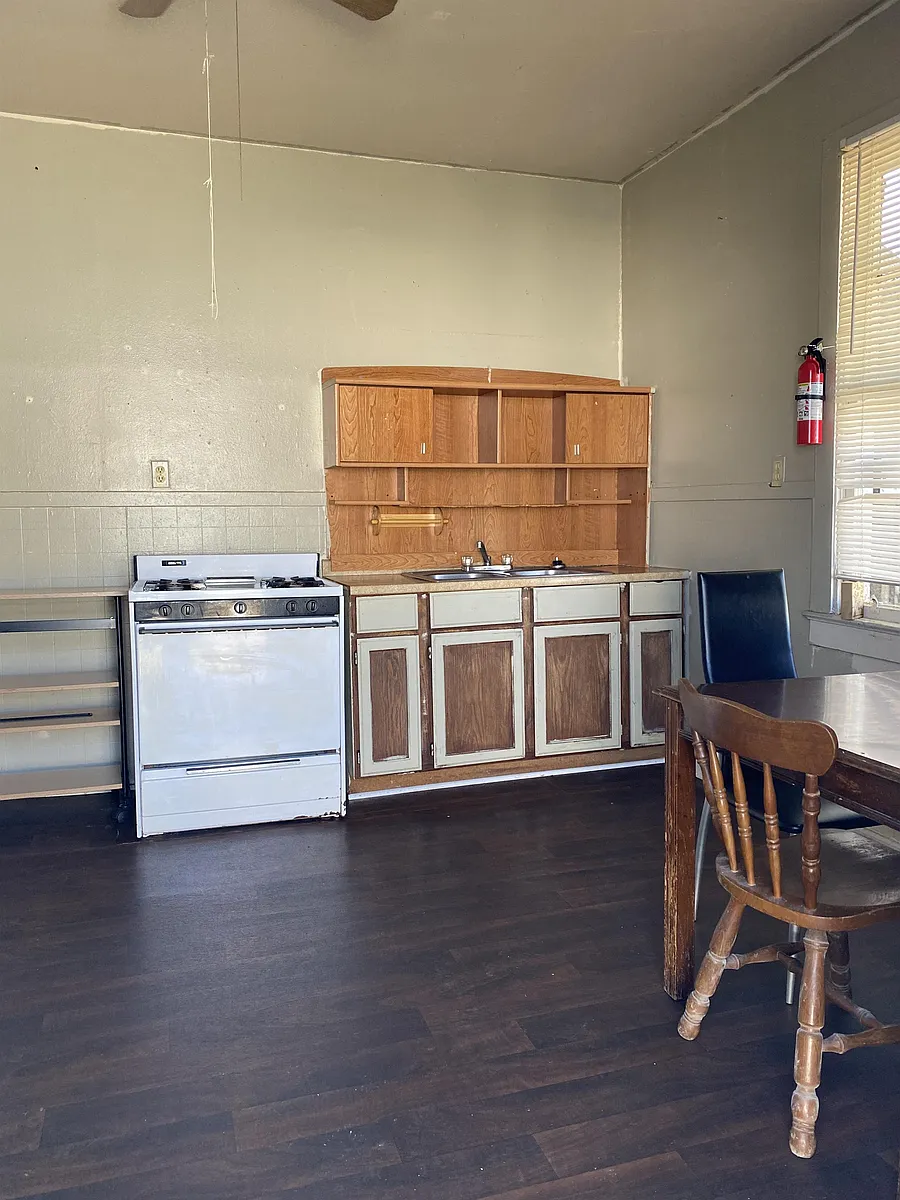 Building Photo - 176 W Airline Dr #7