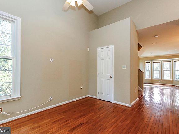 5th image of 9143 Carriage House Ln Unit 22
