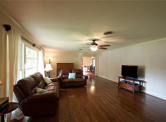 4th image of 408 N Morris St