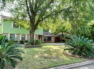 350 Coach Rd, Houston, TX 77060