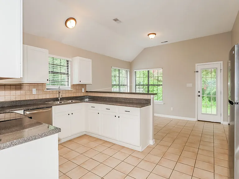 3800 Lake Village Cv — Photo 8