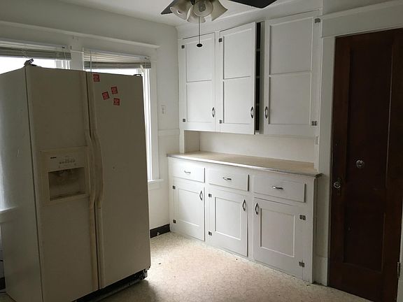 5th image of 36 Arden Ave
