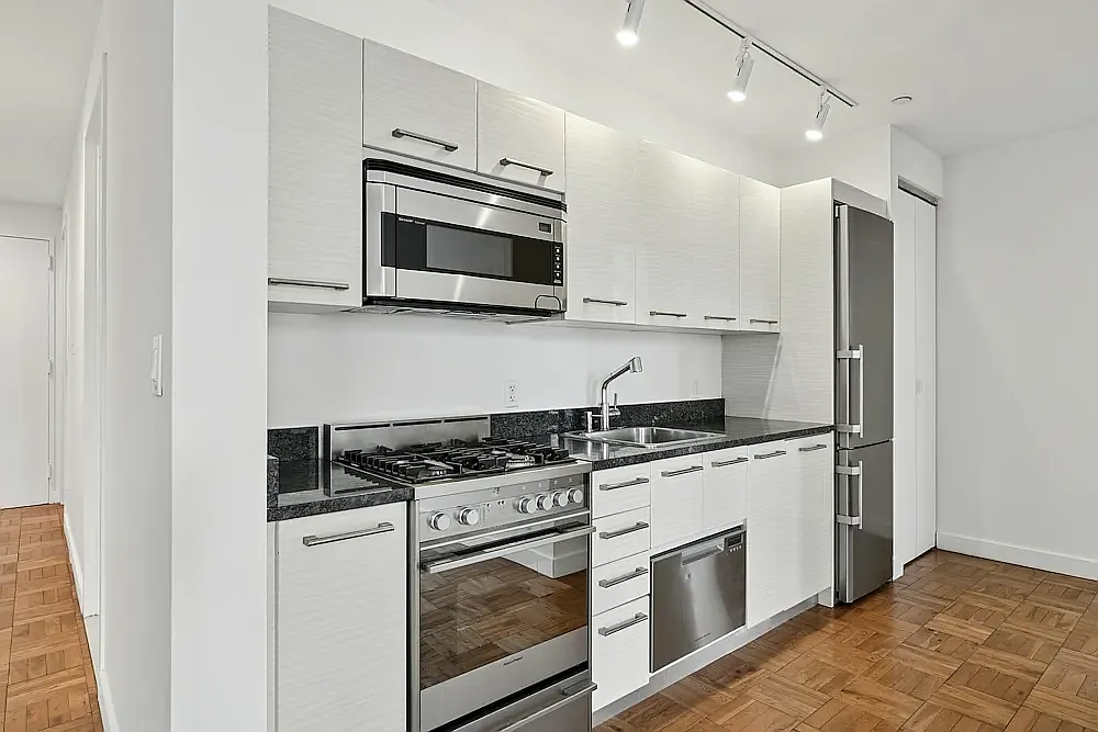 20 Exchange Place — Photo 2