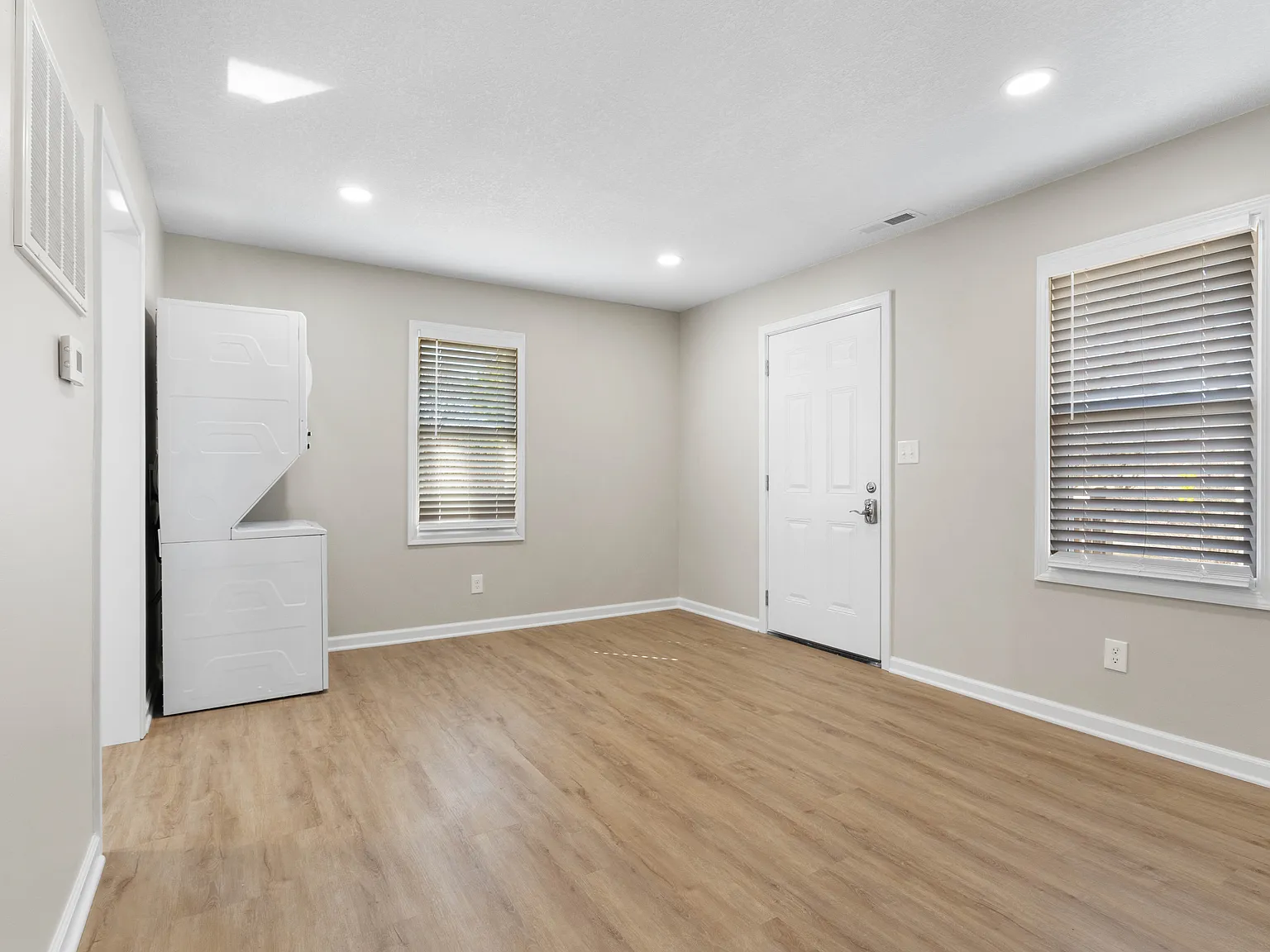 Adams Duplex Apartments — Photo 3