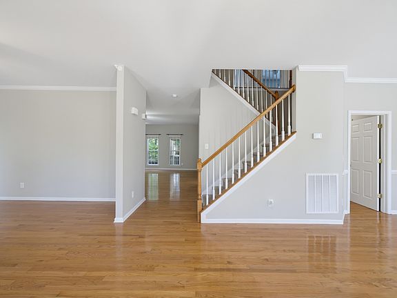 3rd image of 2536 Gregmoor Ct