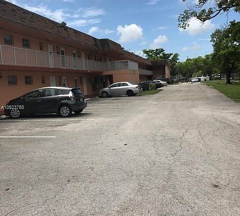2nd image of 19105 NE 2nd Ave APT 2115