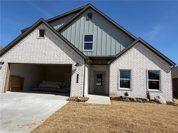 2303 N Lexington St, Siloam Springs, AR 72761