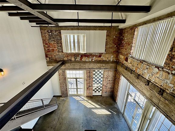 4th image of 1122 Jackson St APT 1104